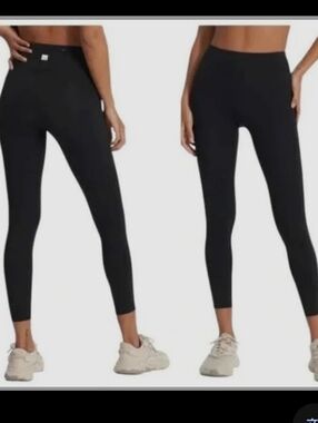 Vuori Leggings XL Womens Stride Running 7/8 Wicking UPF Navy Blue Athletic